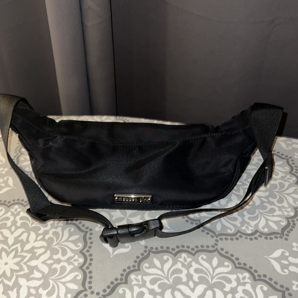 Madden Girl fanny pack - Picture 3 of 4